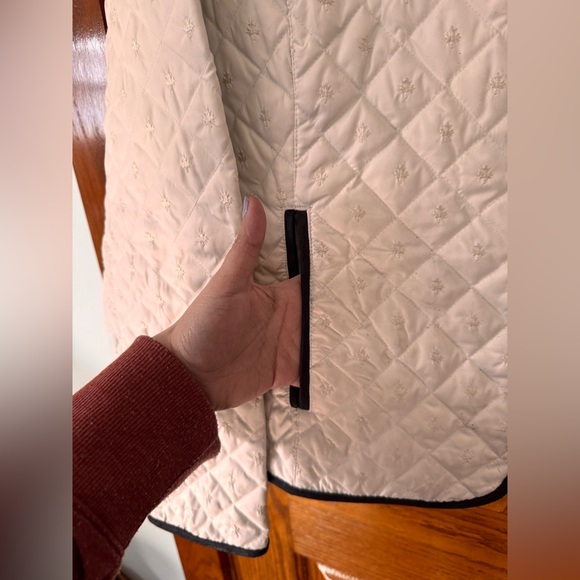 Women's White Quilted Jacket - Picture 3 of 7